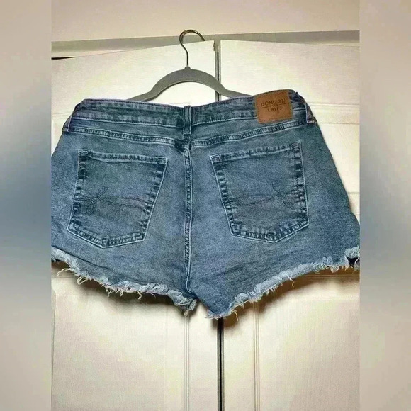 Denizen from Levi’s High-Rise Cutoff Denim Shorts - Size 12 - Picture 2 of 4